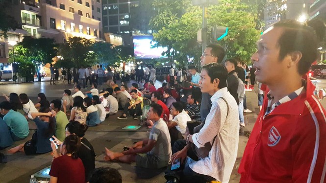 Người Sài Gòn cuồng nhiệt đồng hành cùng Olympic Việt Nam - ảnh 9