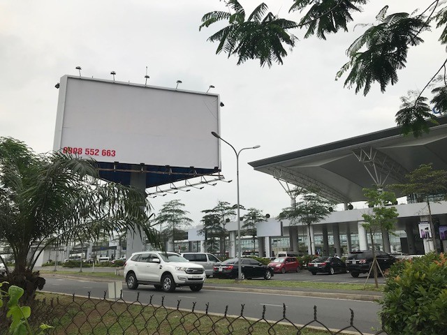 Hà Nội 'loạn' quảng cáo tấm lớn - ảnh 3