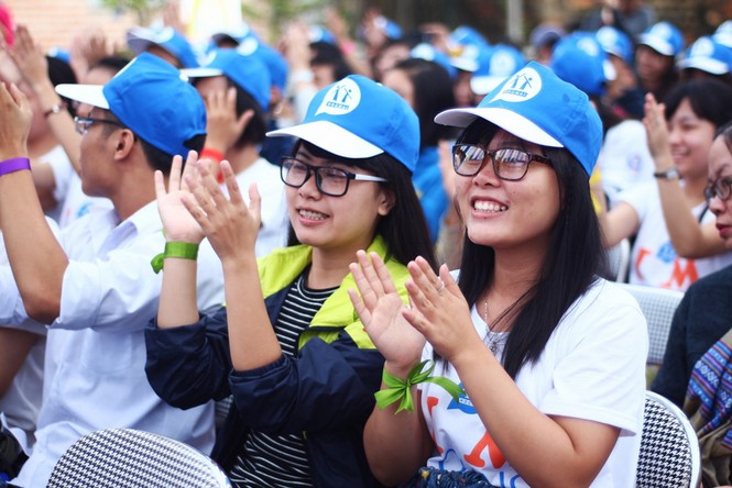 Hội ngộ 300 tân sinh viên đỗ điểm cao nhờ học trực tuyến - ảnh 7