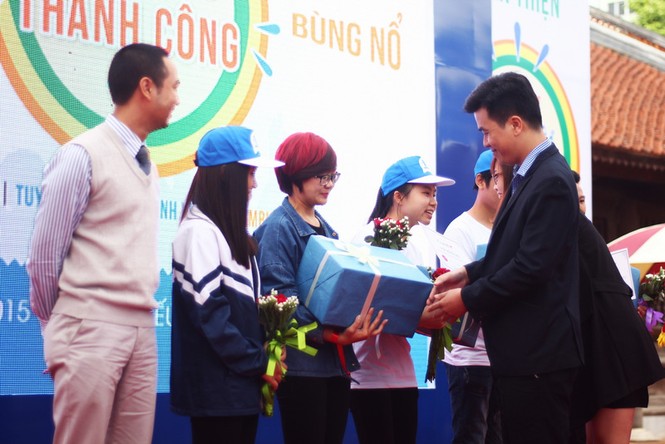 Hội ngộ 300 tân sinh viên đỗ điểm cao nhờ học trực tuyến - ảnh 5
