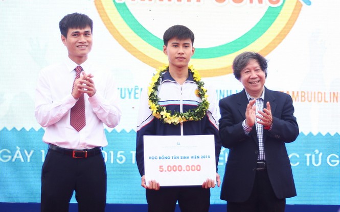 Hội ngộ 300 tân sinh viên đỗ điểm cao nhờ học trực tuyến - ảnh 6
