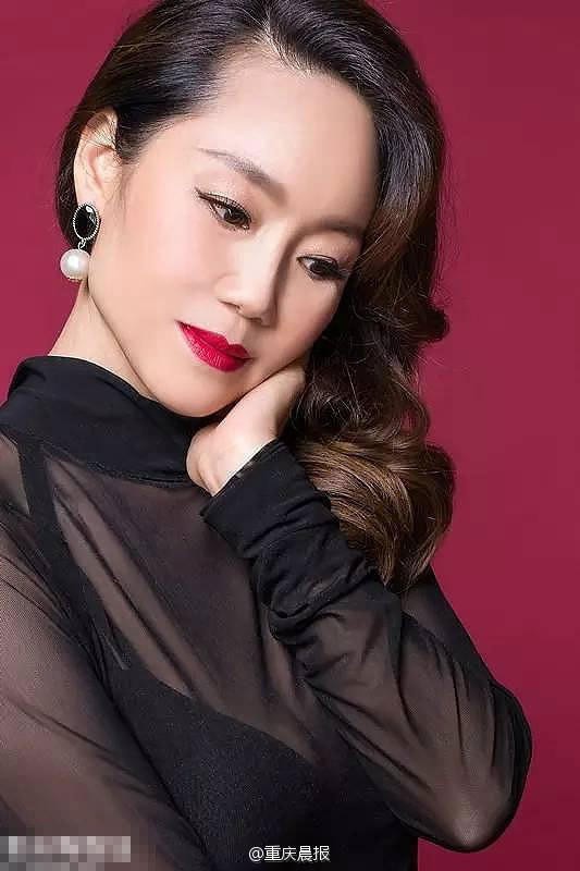 Bà ngoại 50 tuổi khoe đường cong nuột như gái đôi mươi - ảnh 9