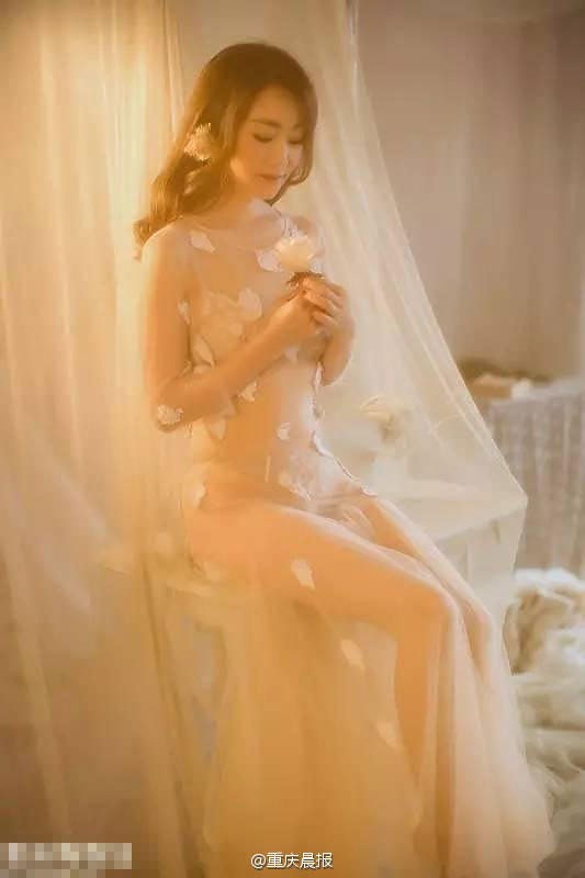 Bà ngoại 50 tuổi khoe đường cong nuột như gái đôi mươi - ảnh 3