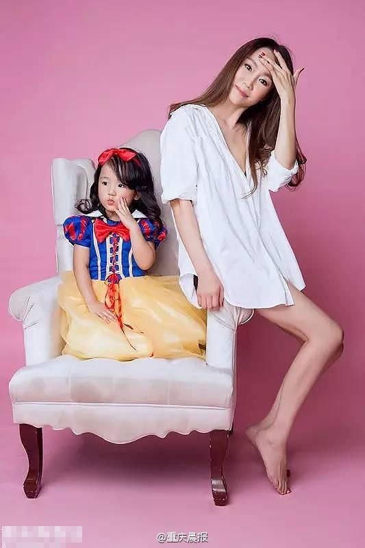 Bà ngoại 50 tuổi khoe đường cong nuột như gái đôi mươi - ảnh 6