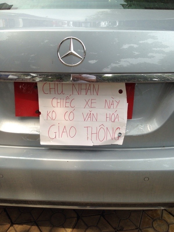 Cách xin đỗ nhờ xe ô tô 'văn minh' ở Hà Nội - ảnh 2