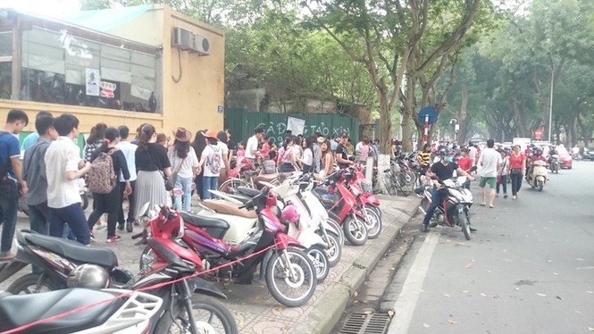 Hà Nội: Tắc đường tại Lễ hội hoa anh đào - ảnh 11