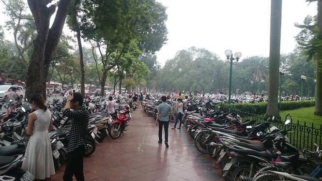 Hà Nội: Tắc đường tại Lễ hội hoa anh đào - ảnh 12