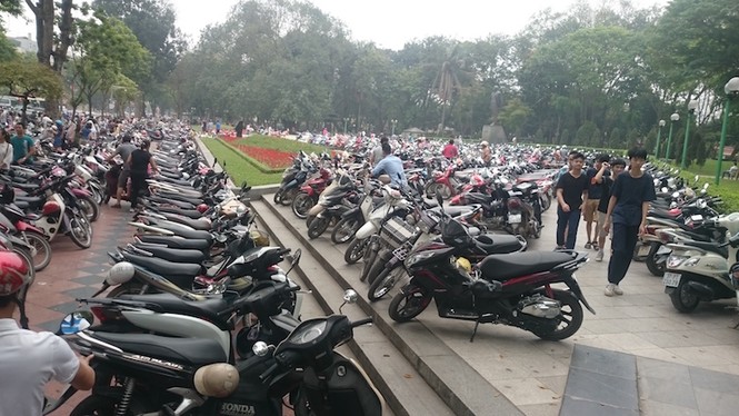 Hà Nội: Tắc đường tại Lễ hội hoa anh đào - ảnh 14