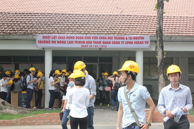 Vedan Việt Nam tạo kiện cho sinh viên tham quan nhà máy sản xuất - ảnh 1