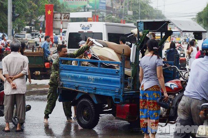 đường hà nội ngập - ảnh 11
