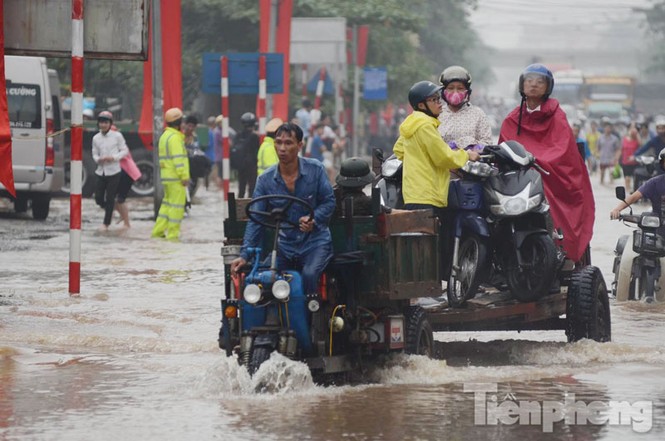 đường hà nội ngập - ảnh 7