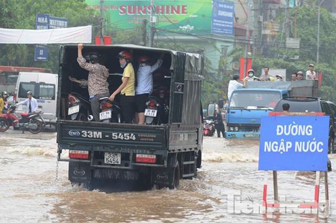 đường hà nội ngập - ảnh 6