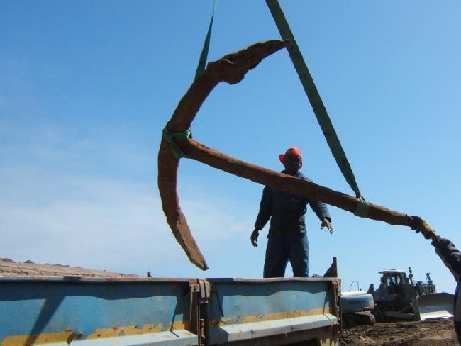 Phát hiện xác tàu cổ chất đầy vàng vùi giữa sa mạc - ảnh 5
