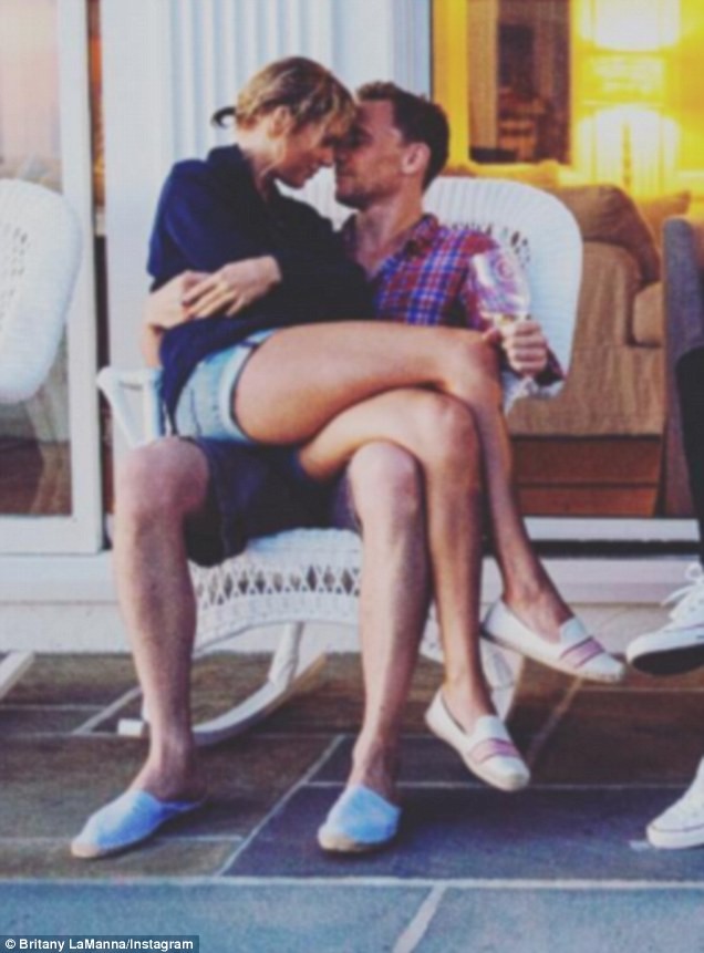 Calvin Harris viết bài hát ‘tặng’ Taylor Swift - ảnh 2