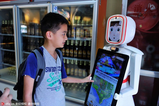 Trung Quốc: Trình làng robot chuyên… rót bia - ảnh 6