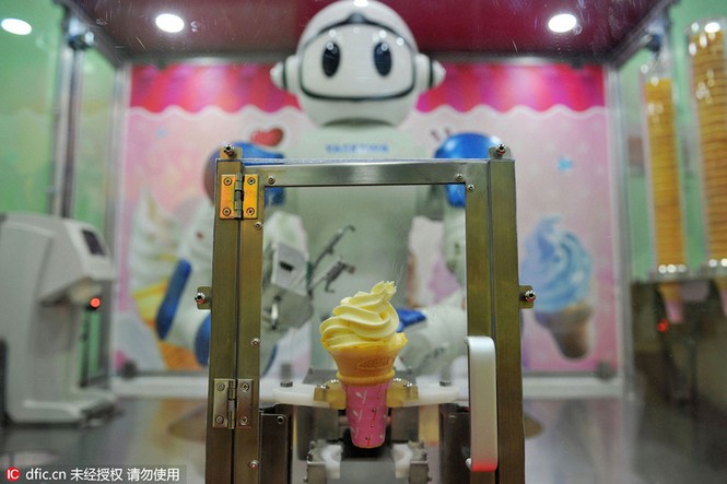 Trung Quốc: Trình làng robot chuyên… rót bia - ảnh 5