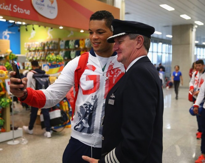 Bức ảnh selfie có nhiều huy chương nhất Olympic Rio - ảnh 2