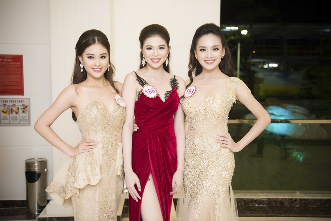 Nhìn gần nhan sắc yêu kiều của người đẹp HHVN - ảnh 3