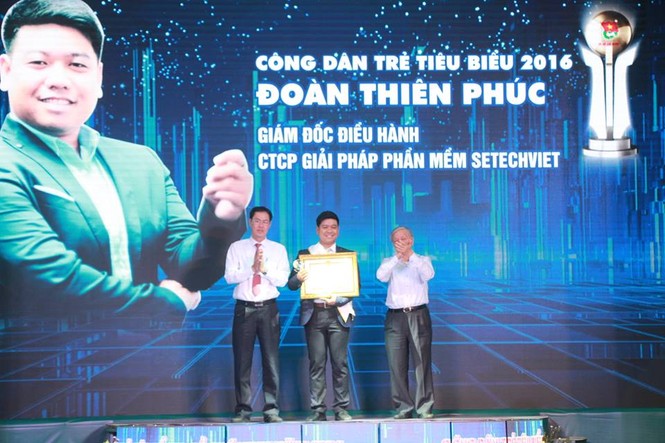 TPHCM tuyên dương 10 công dân trẻ tiêu biểu năm 2016 - ảnh 6