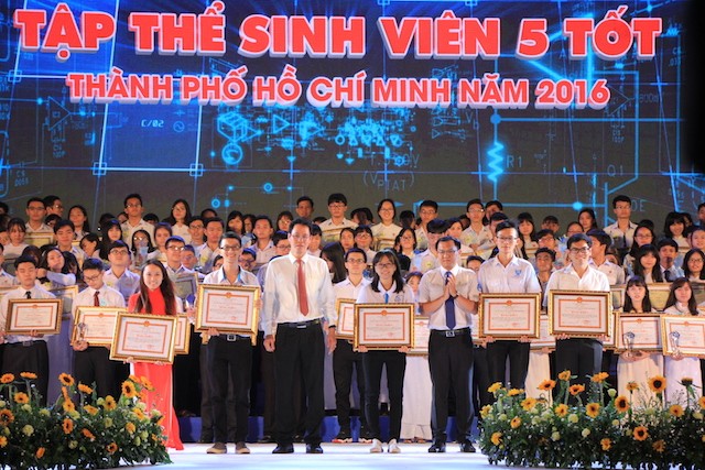 Tuyên dương những học sinh sinh viên tiêu biểu của cả nước - ảnh 11