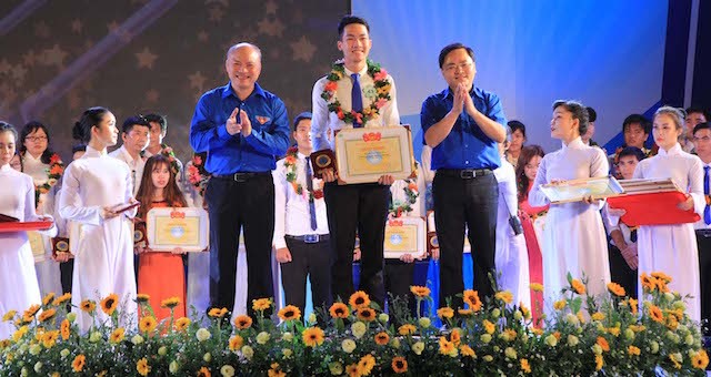 Tuyên dương những học sinh sinh viên tiêu biểu của cả nước - ảnh 6