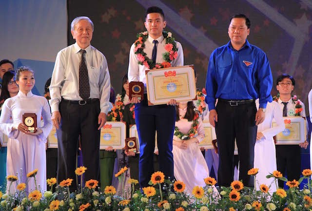 Tuyên dương những học sinh sinh viên tiêu biểu của cả nước - ảnh 7