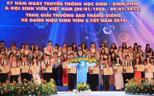 Tuyên dương những học sinh sinh viên tiêu biểu của cả nước - ảnh 9
