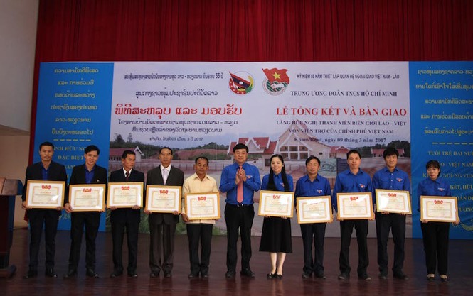 Vun đắp tình hữu nghị Việt - Lào - ảnh 6