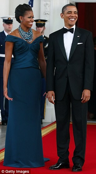 Phu nhân Obama ‘tố’ chồng mặc đi mặc lại một bộ vest suốt... 8 năm - ảnh 6