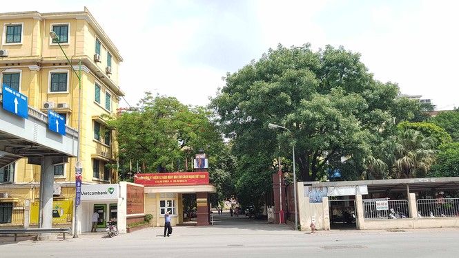 Kỳ thi THPT Quốc gia 2017: Hết cảnh ùn tắc bến xe, thanh niên tình nguyện “nhàn” việc - ảnh 4