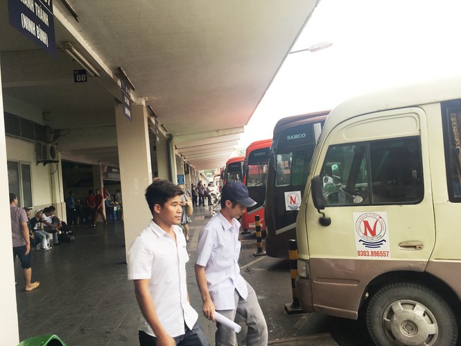 Xe Ninh Bình vẫn bắt khách tại Mỹ Đình dù đã xóa tuyến - ảnh 2