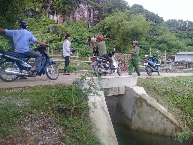 Mới nhất vụ dân lập rào, ngăn du khách vào động Tiên Sơn - ảnh 1