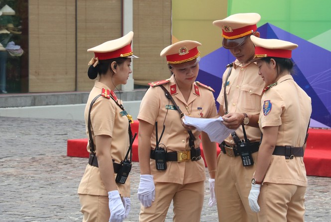 Nhan sắc các nữ cảnh sát hướng dẫn giao thông APEC 2017 - ảnh 7