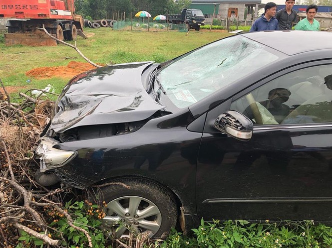 Xe chở Giám đốc Sở Giáo dục gặp nạn, một người tử vong - ảnh 2