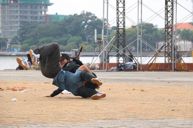 Những nữ cảnh sát 'mình đồng da sắt' tham gia bảo vệ APEC - ảnh 5