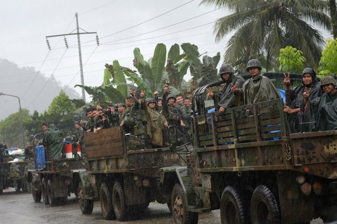 Marawi sạch bóng phiến quân, binh sĩ Philippines mừng rỡ rút khỏi chiến trường - ảnh 2