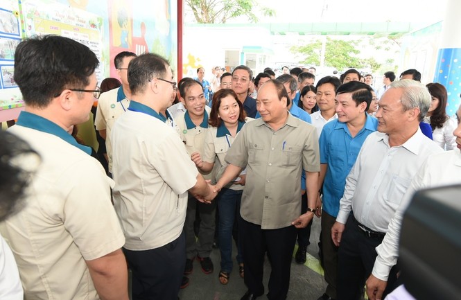 Thủ tướng vào khu trọ thăm đời sống công nhân - ảnh 6