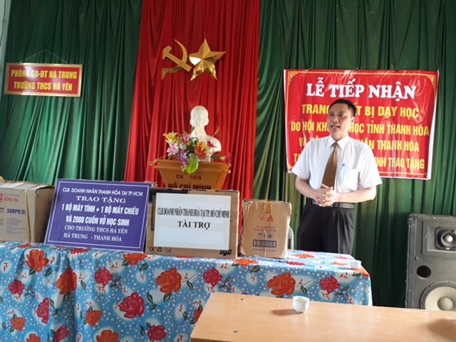 Hai tỷ đồng hỗ trợ thiết bị dạy học cho các trường học sau lũ - ảnh 3