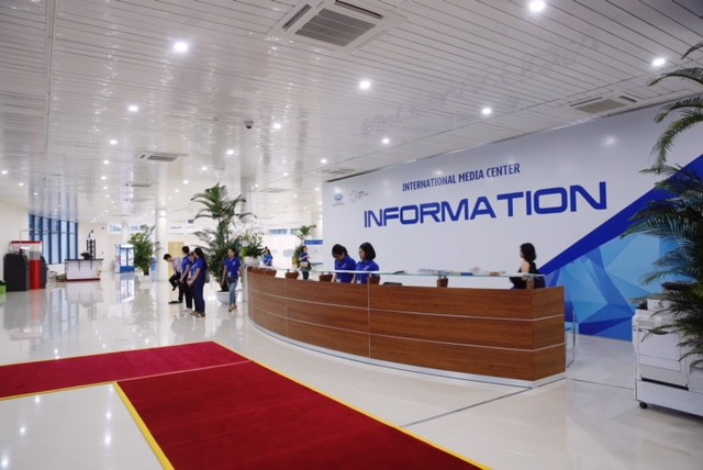Trung tâm Báo chí APEC sôi động vào ngày khai mạc - ảnh 8