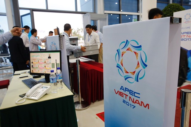 Trung tâm Báo chí APEC sôi động vào ngày khai mạc - ảnh 9