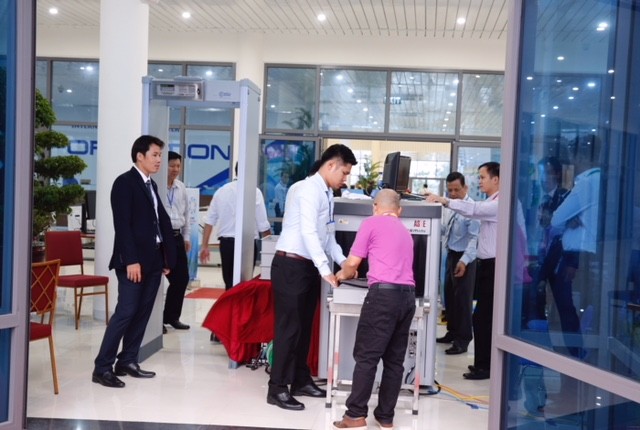 Trung tâm Báo chí APEC sôi động vào ngày khai mạc - ảnh 4