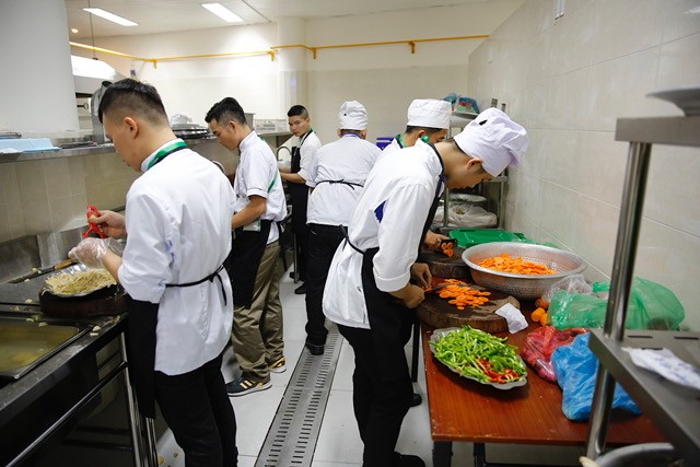 Trung tâm Báo chí APEC sôi động vào ngày khai mạc - ảnh 26