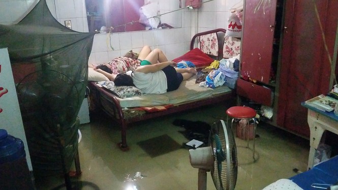 ngập lụt ở TPHCM - ảnh 1