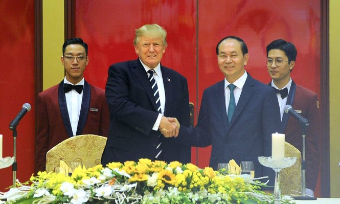 Nhìn lại ngày đầu của Tổng thống Mỹ Donald Trump tại Hà Nội - ảnh 12