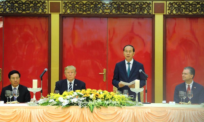 Nhìn lại ngày đầu của Tổng thống Mỹ Donald Trump tại Hà Nội - ảnh 10