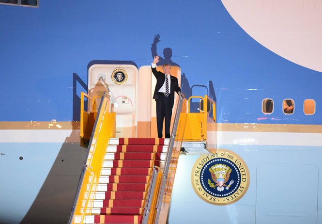 Nhìn lại ngày đầu của Tổng thống Mỹ Donald Trump tại Hà Nội - ảnh 2