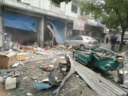 Nổ lớn nhà máy tại Trung Quốc, nhiều tòa nhà đổ sụp - ảnh 1