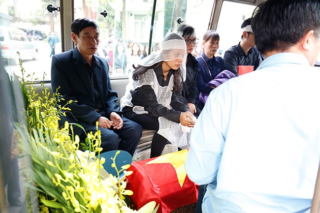 Tiễn biệt phi công Nguyễn Thành Trung: Nước mắt người ở lại - ảnh 24