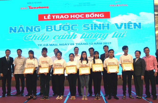 'Nâng bước sinh viên, chắp cánh tương lai' ở đất mũi Cà Mau - ảnh 2