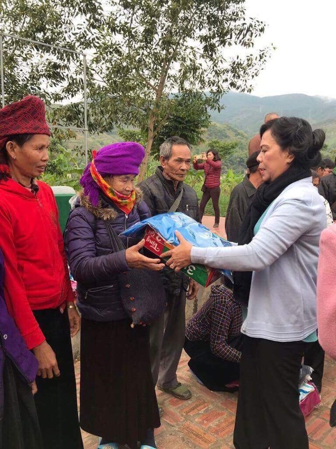 Xây trường học, trao 10 căn nhà tình nghĩa cho đồng bào miền núi - ảnh 1
